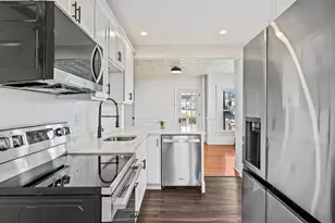 26 Reservior Ave, Manchester, NH 03104 - Photo 17