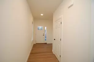 27B Griffin Rd, Hudson, NH 03051 - Photo 5