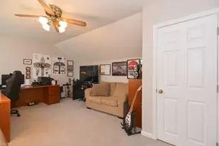 317 Circle Rd, Manchester, NH 03103 - Photo 15