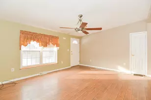 47 Campbell St, Salem, NH 03079 - Photo 7