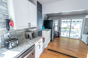 10 N Main St, Derry, NH 03038 - Photo 3