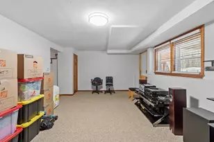 8 Blueberry Rd, Derry, NH 03038 - Photo 19