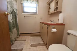 911 Camelot Dr, Exeter, NH 03833 - Photo 11