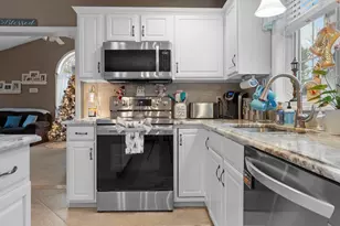 19 Colonial Dr, Londonderry, NH 03053 - Photo 23