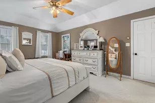 19 Colonial Dr, Londonderry, NH 03053 - Photo 37