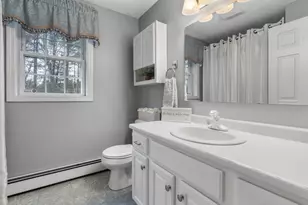 19 Colonial Dr, Londonderry, NH 03053 - Photo 41