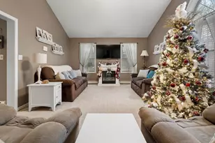 19 Colonial Dr, Londonderry, NH 03053 - Photo 31