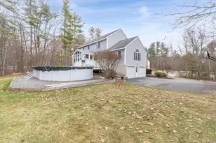 19 Colonial Dr, Londonderry, NH 03053 - Photo 11