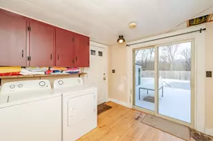 27 Broad St, Rochester, NH 03867 - Photo 17