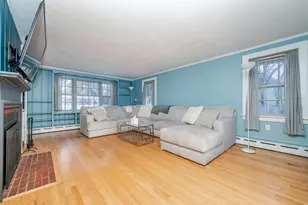 27 Broad St, Rochester, NH 03867 - Photo 5