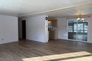 22 Fairfield Dr, Concord, NH 03301 - Photo 5