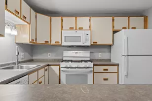 6 Knights Bridge Dr, Nashua, NH 03063 - Photo 5