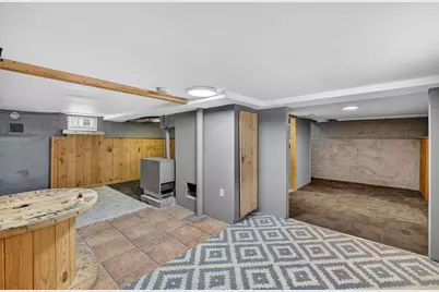 36 Essex Street, Manchester, NH 03102 - Photo 43