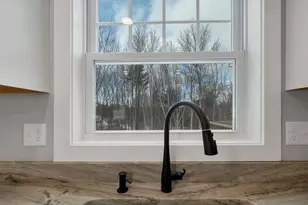 45 Dutton Rd, Pelham, NH 03076 - Photo 9