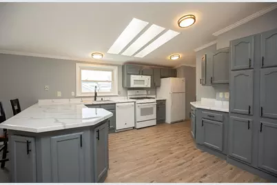 545 Elm Street #10, Milford, NH 03055 - Photo 11