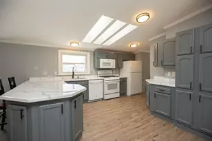 545 Elm St, Milford, NH 03055 - Photo 11