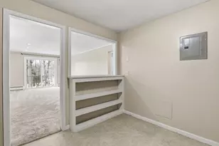 15 Silvestri Cir, Derry, NH 03038 - Photo 5