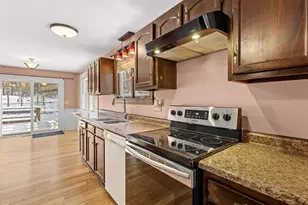 25 Sherwood Forest Dr, Gilford, NH 03249 - Photo 7