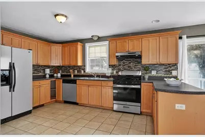 48 Greenleaf Street, Manchester, NH 03103 - Photo 11