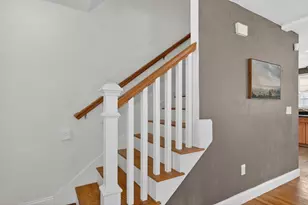 48 Greenleaf St, Manchester, NH 03103 - Photo 17