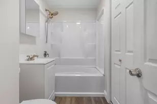 197 Melrose St, Manchester, NH 03109 - Photo 9