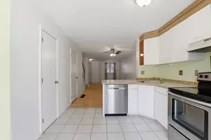 117 Fox Hollow Way, Manchester, NH 03104 - Photo 9