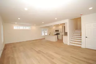 33B Griffin Rd, Hudson, NH 03051 - Photo 3