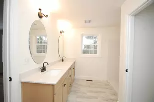 33B Griffin Rd, Hudson, NH 03051 - Photo 7