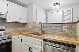 33 Valencia Dr, Nashua, NH 03062 - Photo 7