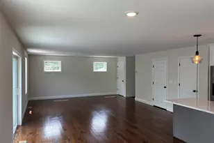 153 Garvin Ave, Manchester, NH 03109 - Photo 11