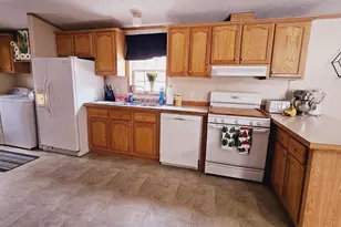 13 Atwood St, Rochester, NH 03867 - Photo 3