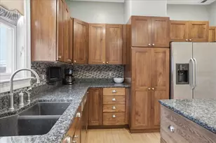 419 Bridge St, Manchester, NH 03104 - Photo 11