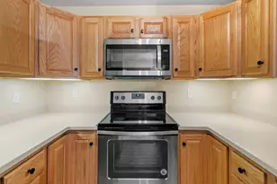 10 Steeple Chase Drive, Hampstead, NH 03841 - Photo 7