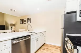 8 Montrose Dr, Stratham, NH 03885 - Photo 3