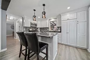 19 Pioneer Dr, Nashua, NH 03062 - Photo 3