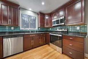 18 Lorri Rd, Derry, NH 03038 - Photo 7