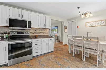 4 Woodland Avenue, Seabrook, NH 03874 - Photo 9