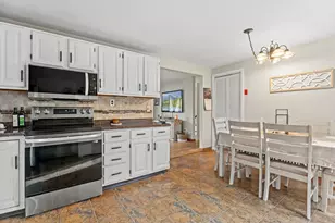 4 Woodland Ave, Seabrook, NH 03874 - Photo 9