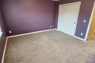 1029 S Mammoth Rd, Manchester, NH 03109 - Photo 13