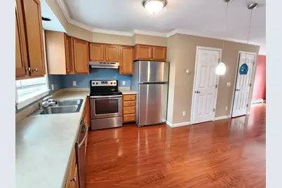 1029 S Mammoth Road #36, Manchester, NH 03109 - Photo 5