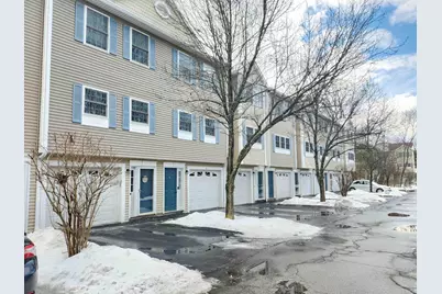 1029 S Mammoth Road #36, Manchester, NH 03109 - Photo 3