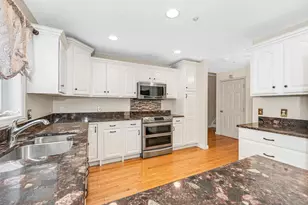 71 N High St, Derry, NH 03038 - Photo 9