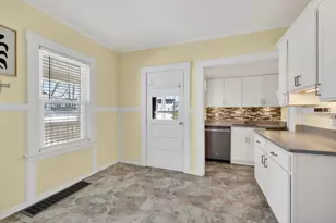 55 S Hall St, Manchester, NH 03103 - Photo 13