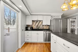 185 Villa St, Manchester, NH 03103 - Photo 9