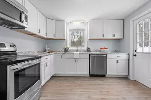 6 Michael Ave, Derry, NH 03038 - Photo 9