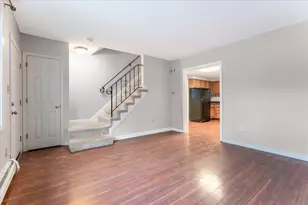 90 Golfview Dr, Manchester, NH 03102 - Photo 3