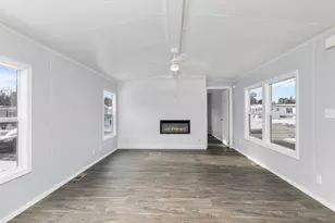 29 Lowell Rd, Salem, NH 03079 - Photo 7