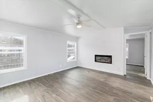 29 Lowell Rd, Salem, NH 03079 - Photo 5