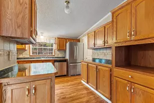 34 Dianne St, Nashua, NH 03062 - Photo 17