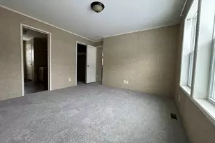 21 Sparrow St, Keene, NH 03431 - Photo 9